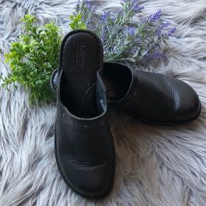 Born Size 8 Black Clogs - Never Worn 💕